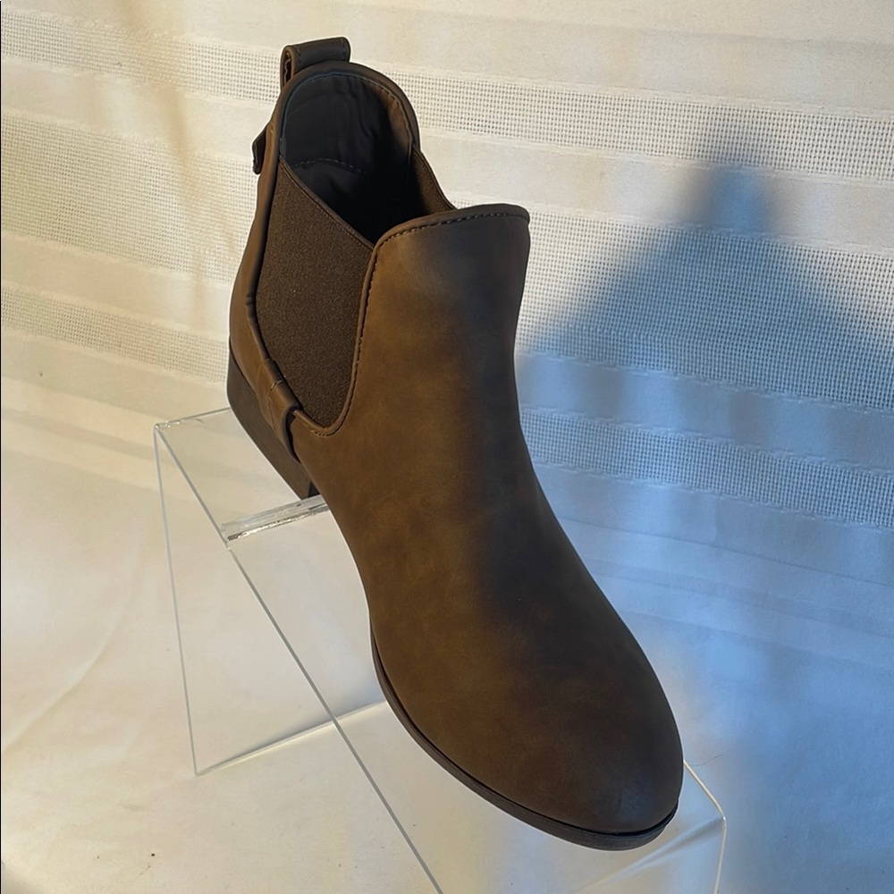 Madden Girl Draaft Booties size 7.5 M